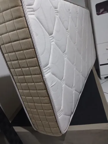 Vendo cama box de solteiro