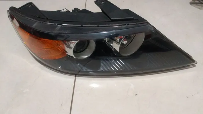Farol lado direito Kia Sorento 2012 
