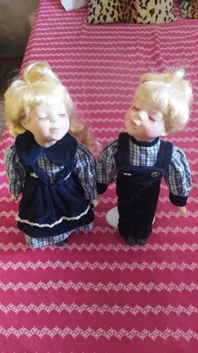 Bonecos de Porcelana Antigo Importado