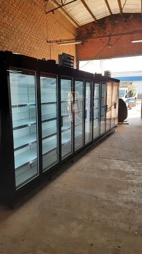 Balcão Expositor Refrigerado Auto Serviço Vertical Linha Suprema Chimafrio 