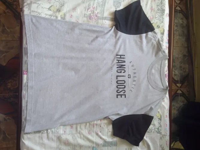 Camiseta Hang Loose cinza com estampa 