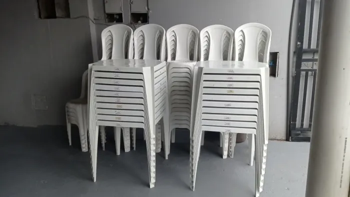 ALUGAMOS MESAS E CADEIRAS TENDAS TOALHAS PARA FESTAS EVENTOS