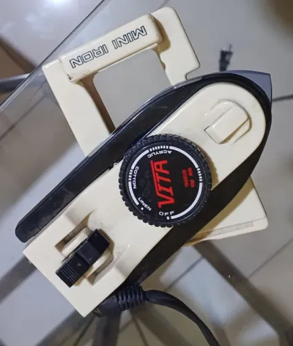 Ferro de Passar Mini Iron Vitta usado em excelente estado funcionando perfeitamente