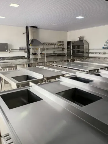 Fabricação de Móveis industriais e peças a pronta entrega em inox.