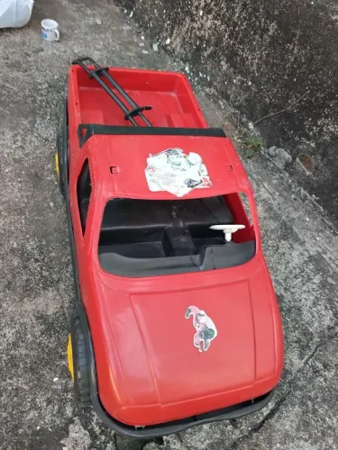 Carrinho de Brinquedo Vermelho