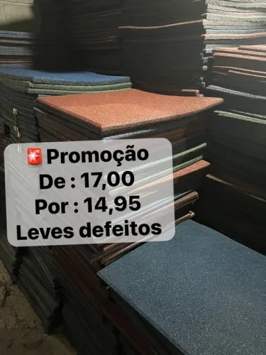 Pisos placa tapete 50x50cm borracha área externa Playground/academia  Leve defeito R$14,95