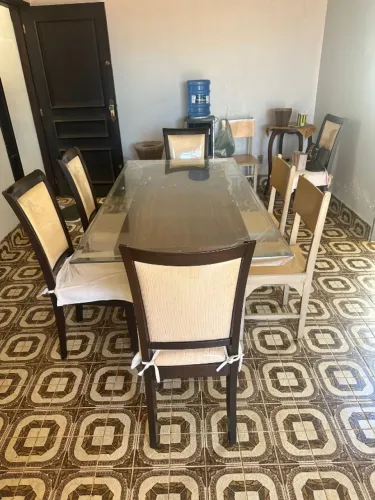 Mesa de jantar em vidro e 6 cadeiras