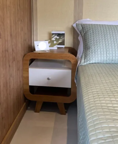 Promoção Mesa de Cabeceira Marrom - 12/11/25  