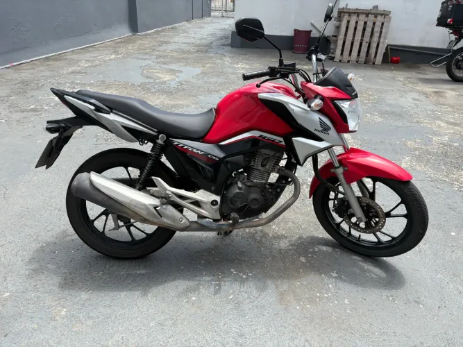 Moto cg titan 2022/2023  seminova 35.000 único dono