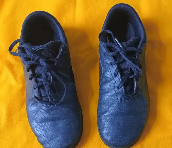 Chuteira Adidas 36