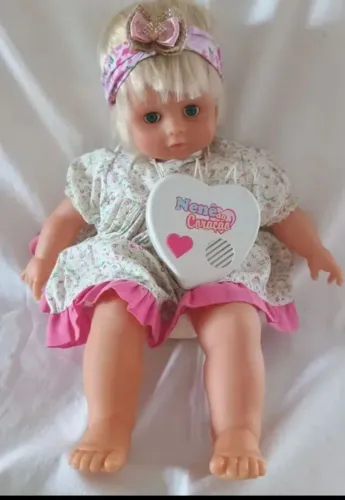Boneca antiga Nenê do coração - não está funcionando