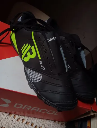 Chuteira original preto com verde