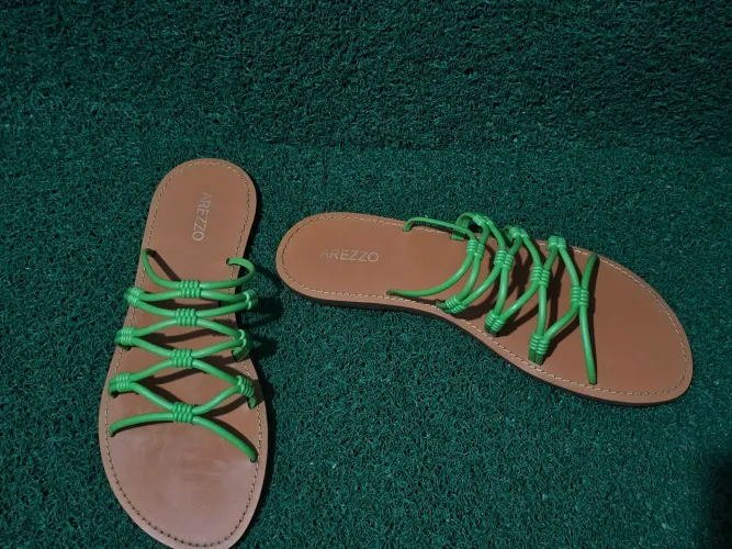 Chinelo Arrezo calça 38/39