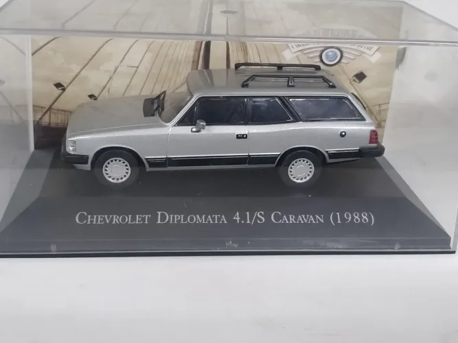 Miniatura Chevrolet Caravan Diplomata 1988 1/43