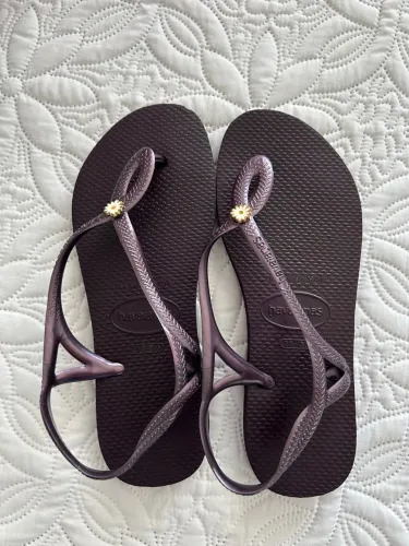 Sandália Havaianas NOVA tamanho 35/36