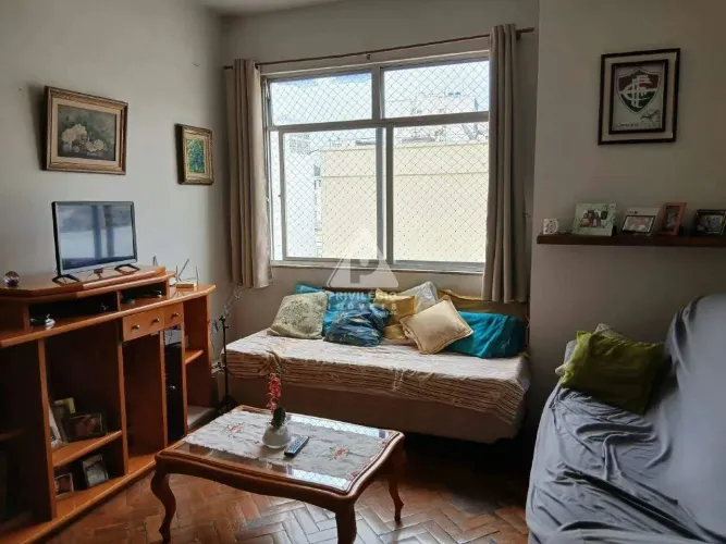 Apartamento quarto e sala com vaga disponível para venda na Privilégio Imóveis