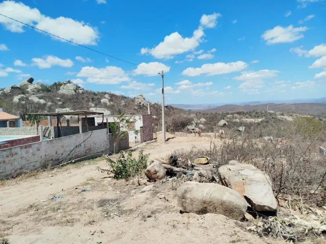 Terrenos em monte das gameleiras 