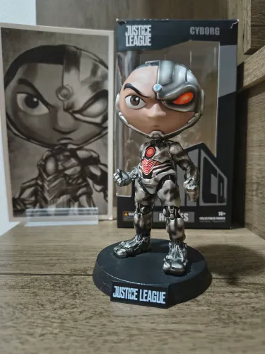 Minico Cyborg Liga de Justiça - Iron Studios 