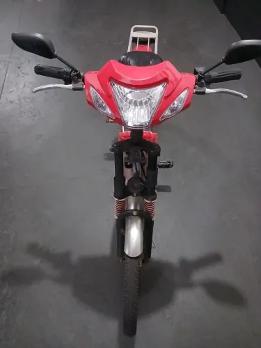 Bicicleta Elétrica Vermelha