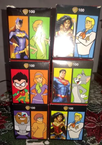 Caixas Colecionáveis Warner Bros - Personagens icônicos