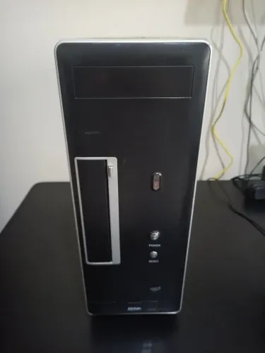 CPU Gabinete Slim AMD Sempron e 4GB de ram