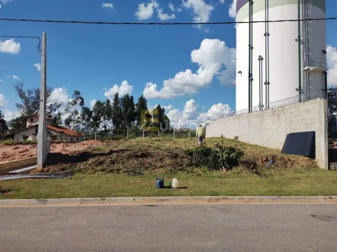 Terreno em Condomínio à venda no Vila Pasti em Louveira/SP