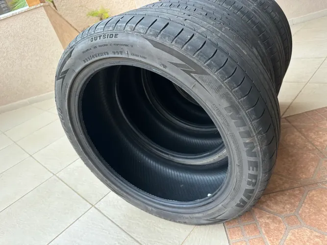 4 pneus Minerva - 235/45R19