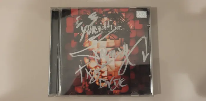 Tommy Lee Never A Dull Moment Autografado