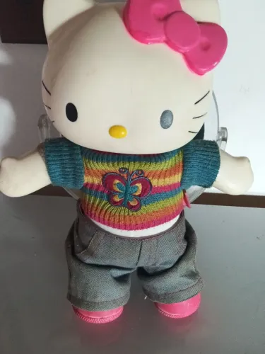 Boneca hello Kitty original com a roupa original