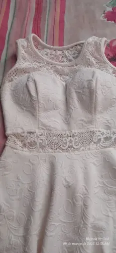 Vestido branco renda floral