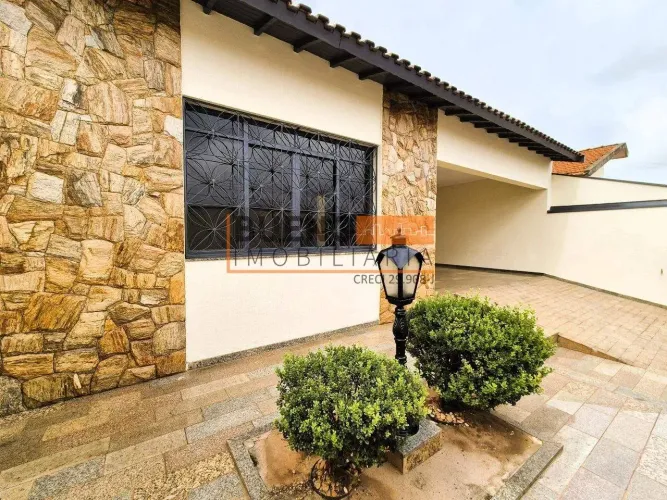 Casa à venda em Santa Bárbara D'Oeste Jardim Laudissi | 3 quartos, 4 vagas