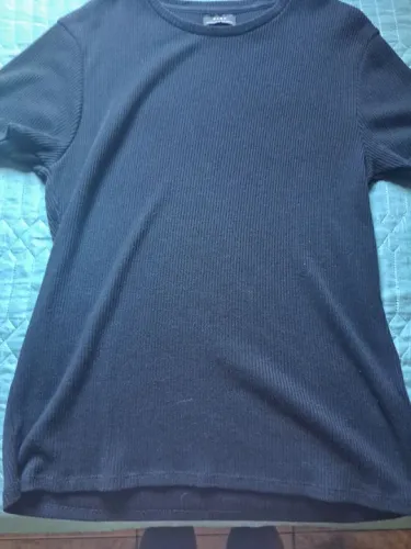 Camiseta preta Zara
