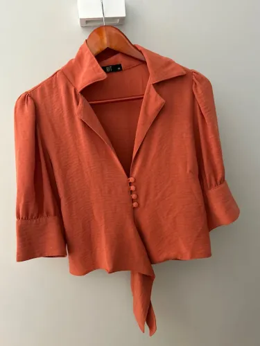 Blusa de Manga 3/4 com Detalhes