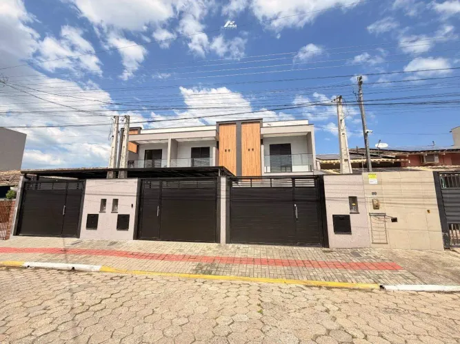 Casa à venda, 3 quartos, 1 suíte, 2 vagas, Santa Regina - Camboriú/SC