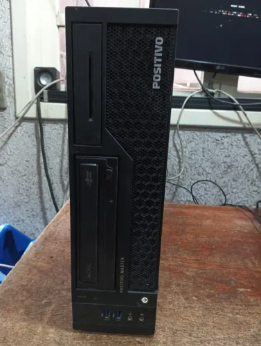 Torro CPU positivo master D210 com processador i3 - 6320 3.90 8 RAM DDR 4 SSD 120 gigas W