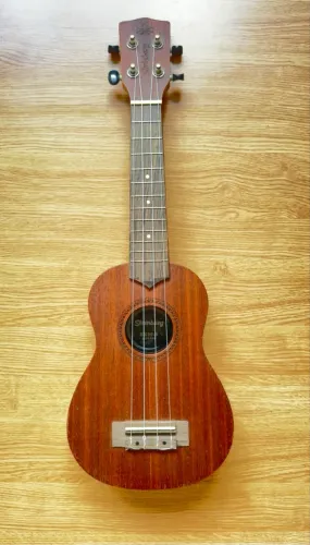 Ukulele UK06-S Soprano Strinberg