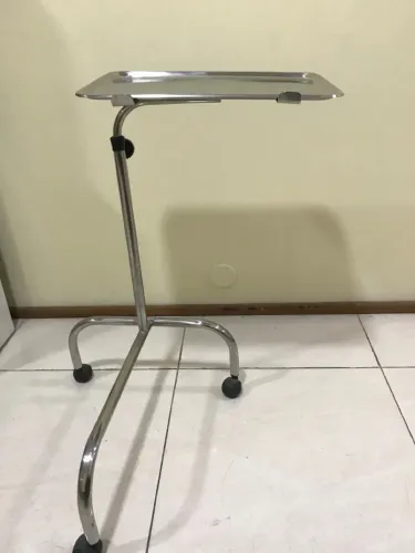 Mesa Auxiliar Hospitalar com Bandeja