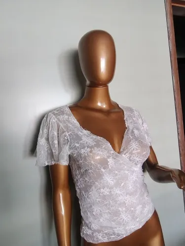 Blusa de renda bordada Cantão P/M