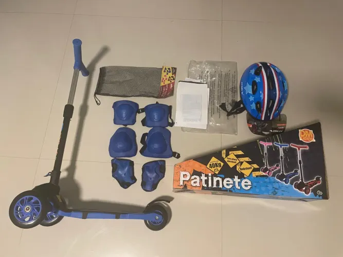 Patinete Infantil com Capacete e Proteções