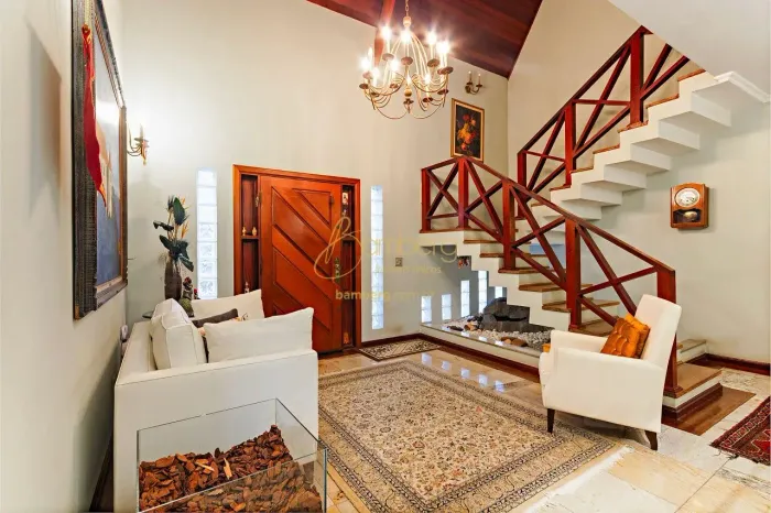 Jardim Leonor encantador sobrado de 444 m² com piscina.