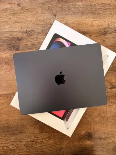 MacBook Air M4 16GB ' apenas 5 ciclos e 10 meses de garantia apple