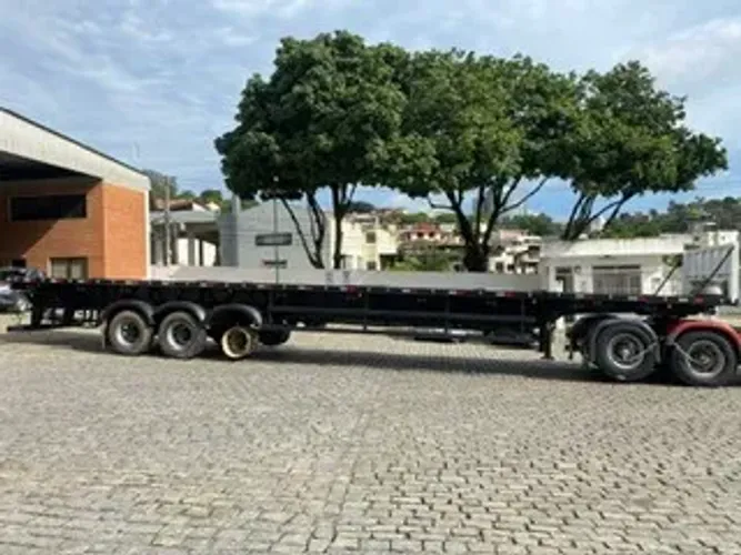 Carreta extensiva Randon 2020 (15x24 mts) COM pneus