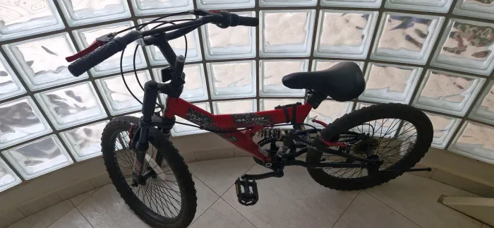 Bicicleta Avigo Aro 20 Duas suspensões Infantil
