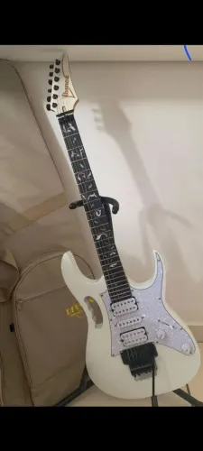 Guitarra ibanez steve vai