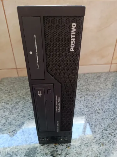 Vendo computador positivo I3, 4 geração, memória DDR3 8 GB 2R*8. LEIAA.