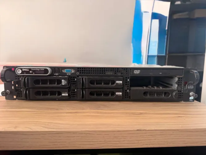 Servidor Dell Poweredge 2950 Processador Xeon 2.6TB HD 2 fontes