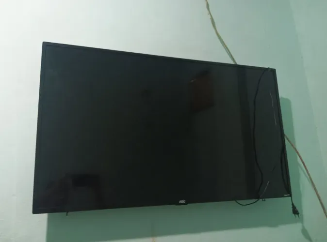 VENDE-SE TV 43 AOC com DEFEITO
