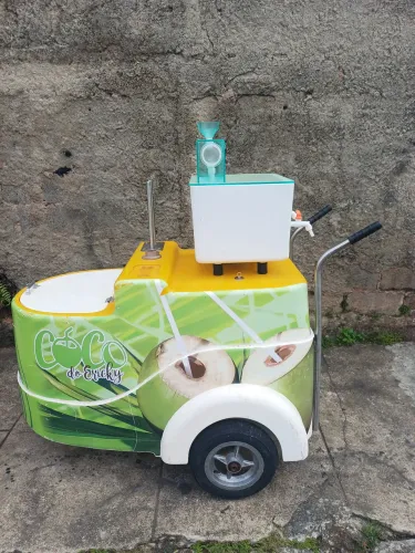 Carrinho de vende coco americano
