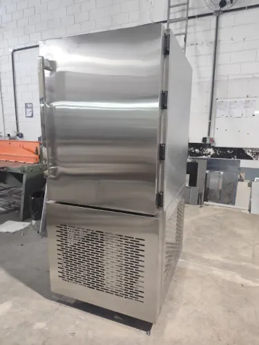 Ultracongelador industrial para 200 canecas