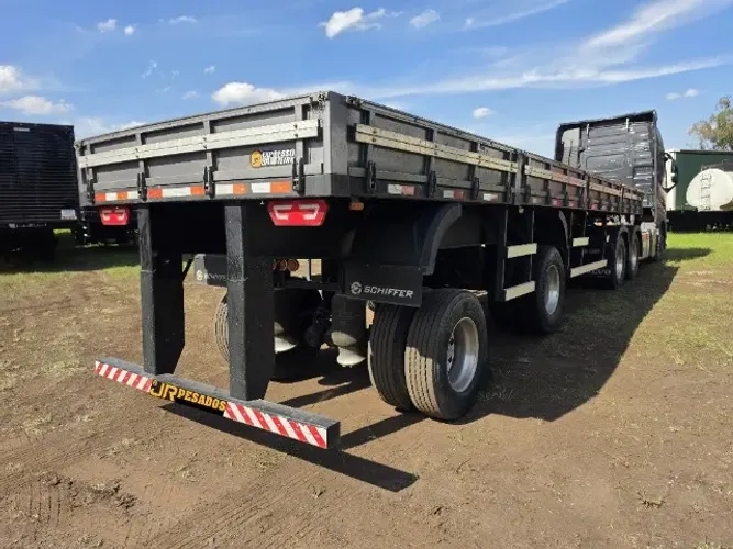 carreta schiffer carga seca 10.70m ano 2015 rodas em aluminio com pneus